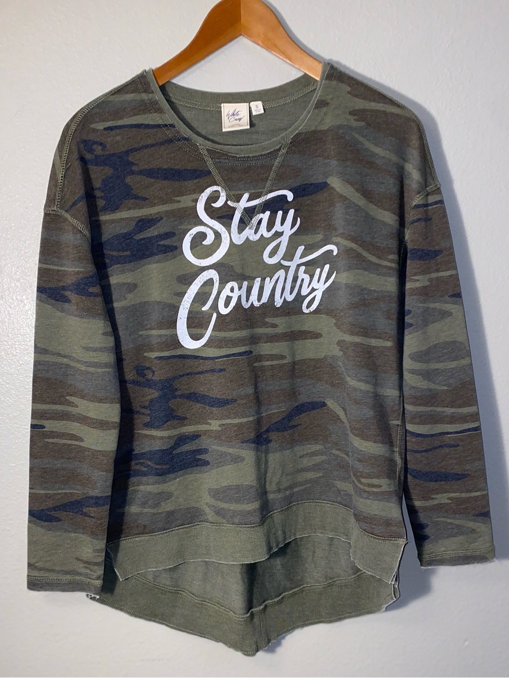 White Crow "Stay Country" Camo High-Low Crewneck Sweatshirt - Small